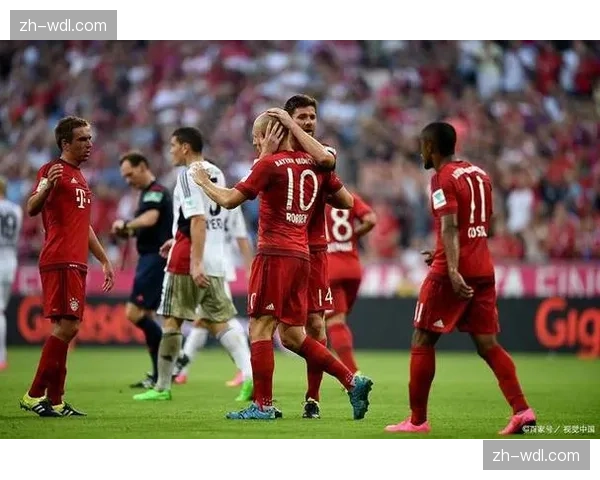 拜仁主场3-1击败巴黎,总比分5-2率先晋级决赛 拜仁主场3-1击败巴黎,总比分5-2率先晋级决赛