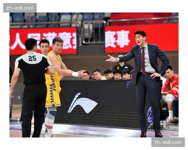联盟举办裁判规则宣讲会,重点强调鼓励合法身体对抗不影响比赛流畅节奏 联盟举办裁判规则宣讲会,重点强调鼓励合法身体对抗不影响比赛流畅节奏
